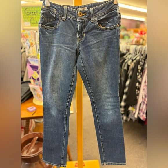 Cabi Ladies 2 Jeans Dark Straight - Picture 1 of 4